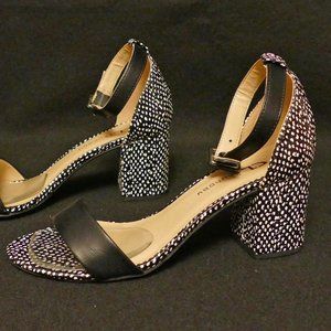 Like new — CL by Laundry Dress Sandals